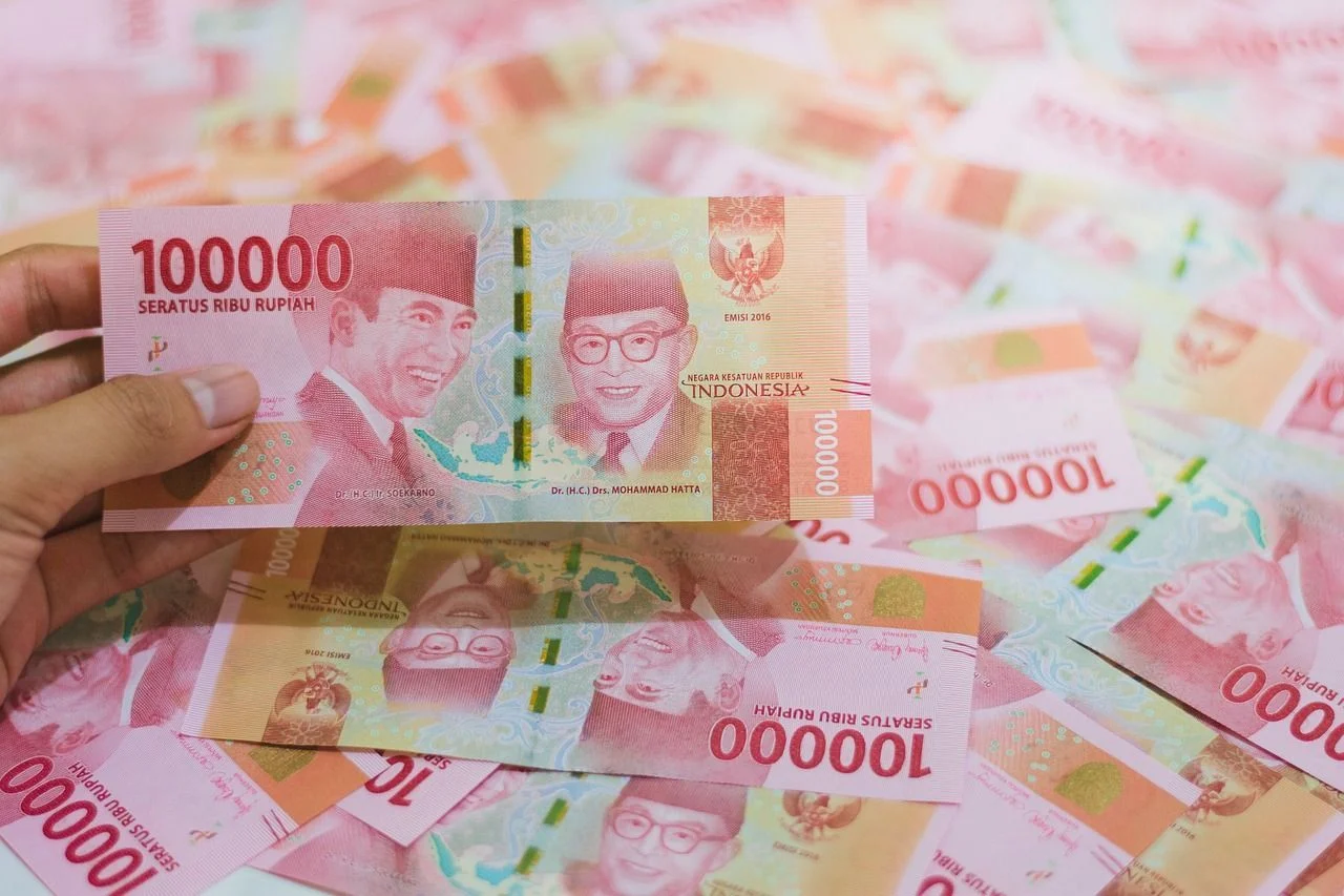 Rupiah Terkoreksi ke Rp16.239 per Dolar AS, Tekanan Global Kian Nyata