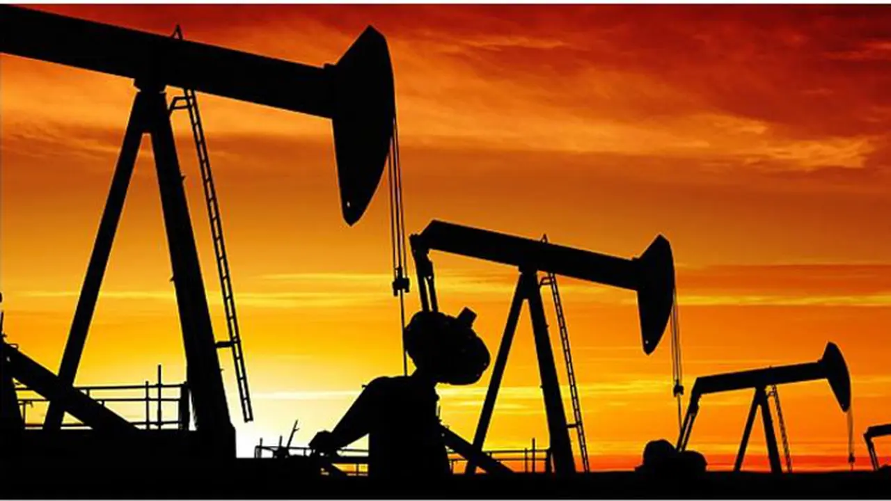 Harga Minyak WTI Naik 3%! OPEC+ Tunda Produksi, Pasar Bergejolak 1 wti