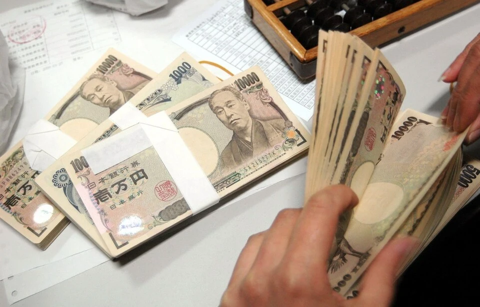 Yen Jepang Melemah 2 Pekan: USD/JPY Tertekan Risk-On & Sinyal BoJ